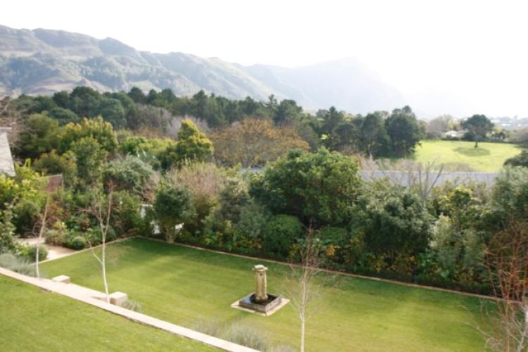 Photo 6 of Villa Picardie accommodation in Constantia, Cape Town with 5 bedrooms and 2 bathrooms