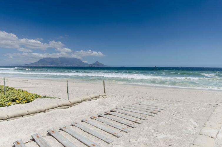 Photo 9 of Dolphin Beach Apartment accommodation in Bloubergstrand, Cape Town with 3 bedrooms and  bathrooms
