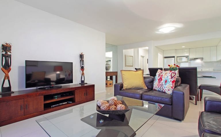 Photo 2 of Dolphin Beach H104 accommodation in Bloubergstrand, Cape Town with 3 bedrooms and 2 bathrooms