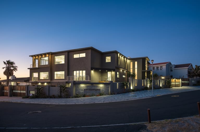 Photo 5 of Luxury Villa Melkbos accommodation in Melkbosstrand, Cape Town with 6 bedrooms and 6 bathrooms