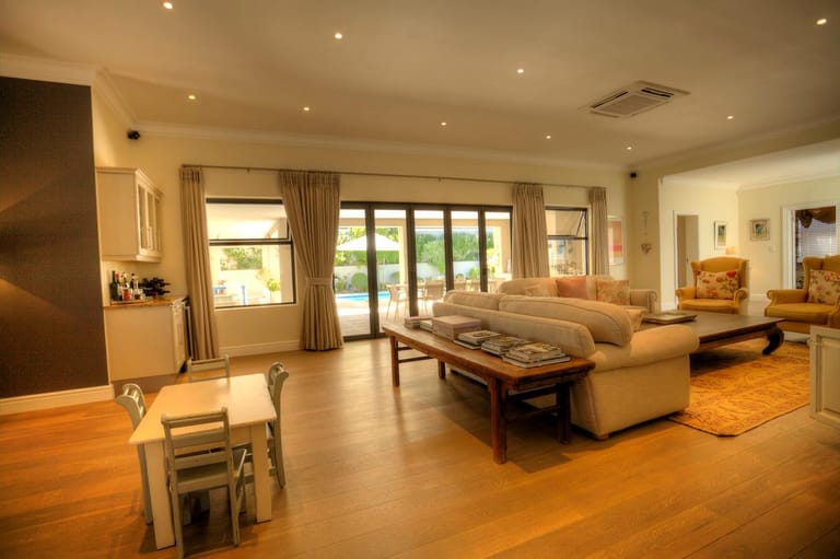 Photo 15 of Upper Claremont Villa accommodation in Claremont, Cape Town with 4 bedrooms and 3 bathrooms