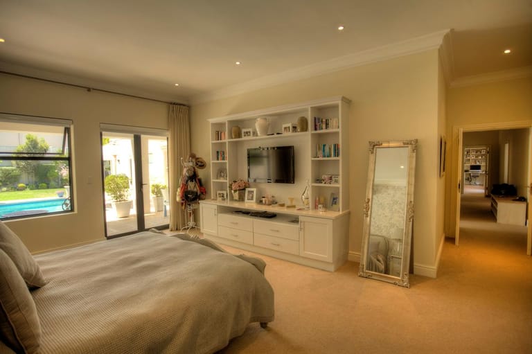 Photo 6 of Upper Claremont Villa accommodation in Claremont, Cape Town with 4 bedrooms and 3 bathrooms