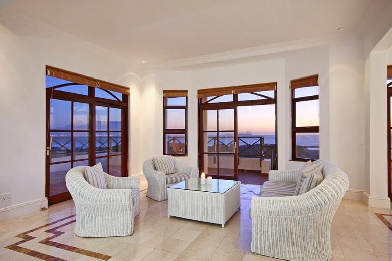 Photo 15 of Blouberg Belloy Villa accommodation in Bloubergstrand, Cape Town with 5 bedrooms and  bathrooms