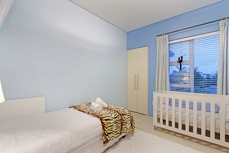 Photo 5 of Cowrie Villa 5 accommodation in Sunset Beach, Cape Town with 4 bedrooms and 3 bathrooms