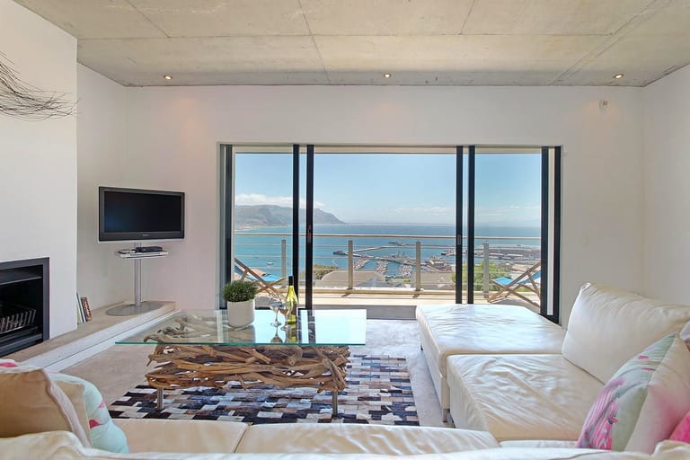 Photo 23 of House Pax accommodation in Simons Town, Cape Town with 4 bedrooms and 4 bathrooms