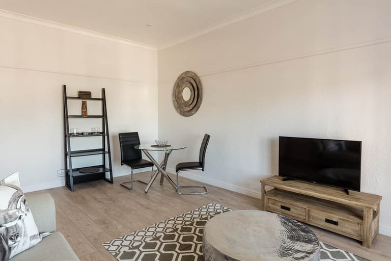 Photo 8 of L’Orange Apartment accommodation in Gardens, Cape Town with 1 bedrooms and 1 bathrooms
