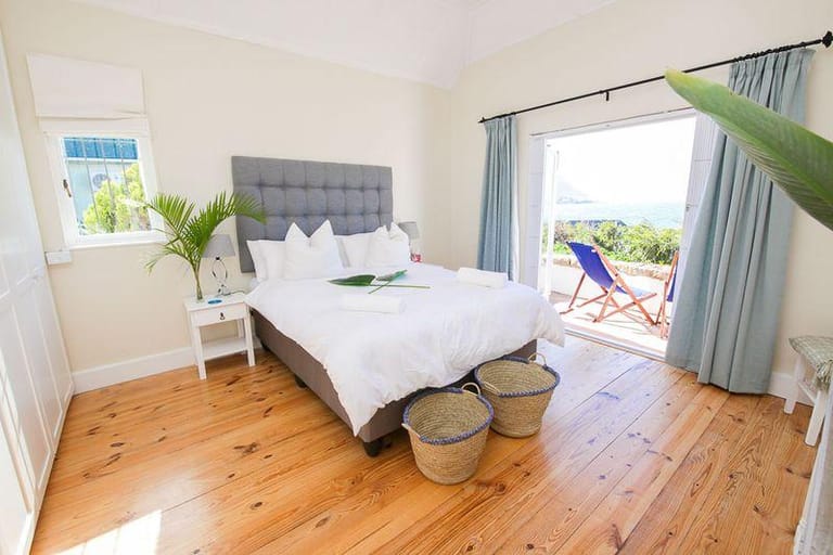 Photo 16 of Sunny Brae accommodation in Fish Hoek, Cape Town with 4 bedrooms and  bathrooms