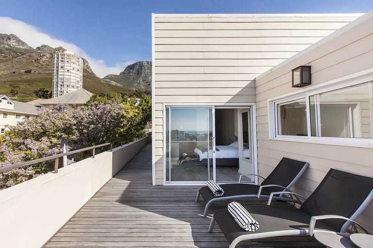Photo 8 of Vredehoek Penthouse accommodation in Vredehoek, Cape Town with 2 bedrooms and 2 bathrooms