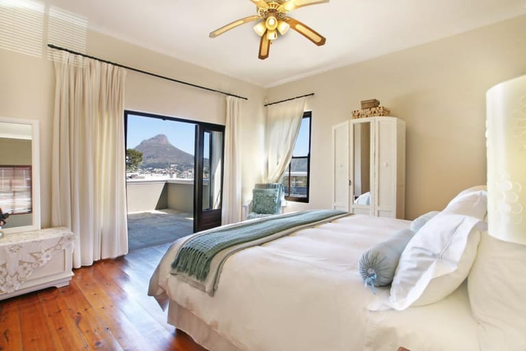 Photo 2 of Vredehoek Villa accommodation in Vredehoek, Cape Town with 4 bedrooms and 3 bathrooms