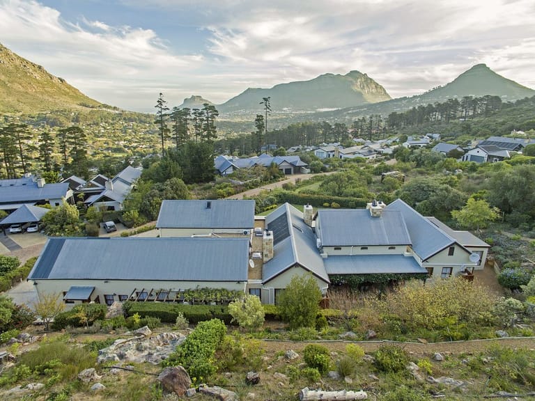 Photo 28 of Kenrock Tanglin accommodation in Hout Bay, Cape Town with 6 bedrooms and 5 bathrooms