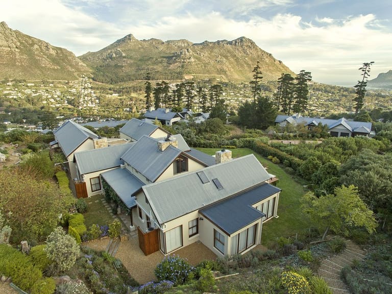 Photo 29 of Kenrock Tanglin accommodation in Hout Bay, Cape Town with 6 bedrooms and 5 bathrooms
