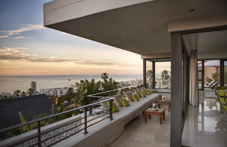 Photo 18 of Avenue La Croix 55 accommodation in Fresnaye, Cape Town with 4 bedrooms and 3 bathrooms