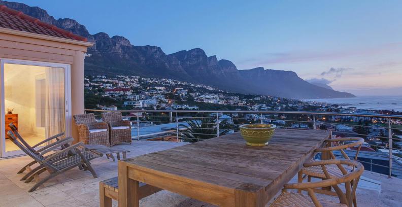 Photo 8 of Villa Serenita accommodation in Camps Bay, Cape Town with 3 bedrooms and 3 bathrooms