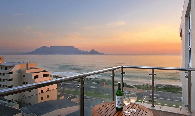Photo 6 of Grasso Apartment accommodation in Bloubergstrand, Cape Town with 3 bedrooms and 2 bathrooms