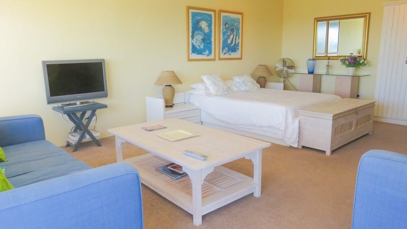 Photo 18 of Sea Villa on the Bend accommodation in Llandudno, Cape Town with 4 bedrooms and 3 bathrooms