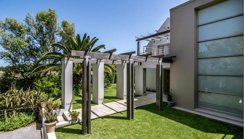 Photo 16 of Constantia Villa accommodation in Constantia, Cape Town with 6 bedrooms and 5 bathrooms