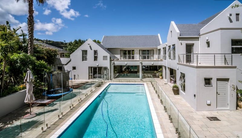 Photo 1 of Constantia Villa accommodation in Constantia, Cape Town with 6 bedrooms and 5 bathrooms