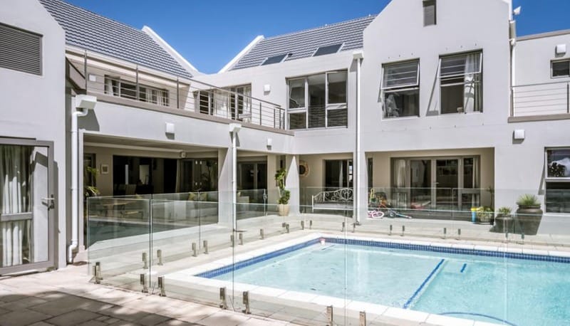 Photo 13 of Constantia Villa accommodation in Constantia, Cape Town with 6 bedrooms and 5 bathrooms
