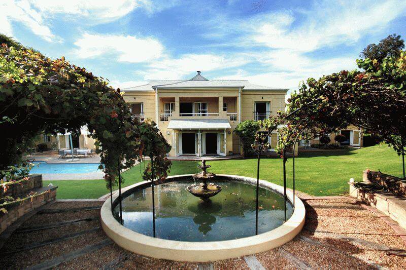 Photo 17 of The Vintage Constantia accommodation in Constantia, Cape Town with 6 bedrooms and 6.5 bathrooms