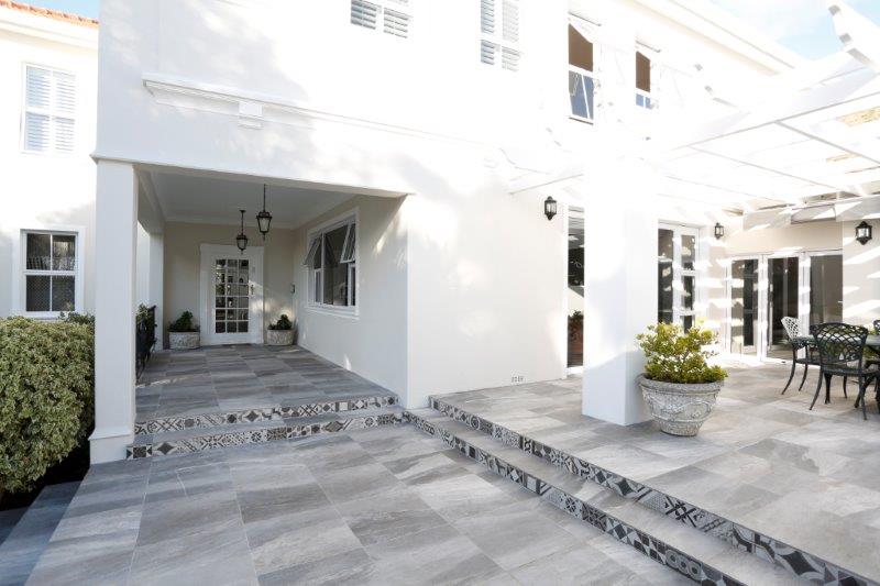 Photo 9 of Avenue Le Hermite accommodation in Fresnaye, Cape Town with 5 bedrooms and 4 bathrooms