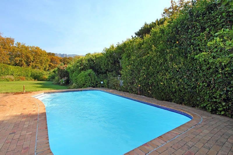 Photo 9 of Constantia Danbury Cross accommodation in Constantia, Cape Town with 4 bedrooms and 3 bathrooms