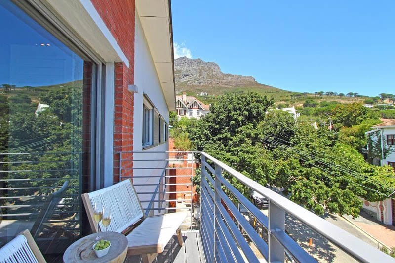 Photo 6 of Queensbury Ateljee accommodation in Higgovale, Cape Town with 3 bedrooms and 2 bathrooms