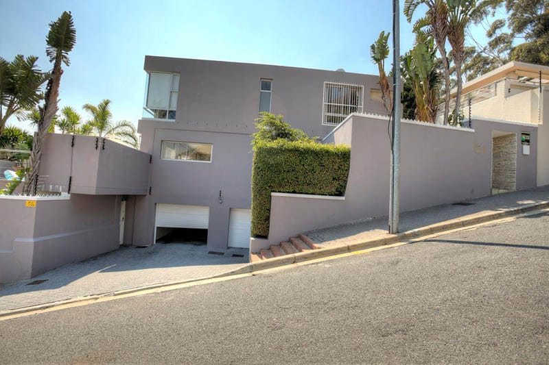 Photo 15 of Villa Dishant accommodation in Fresnaye, Cape Town with 3 bedrooms and 3 bathrooms