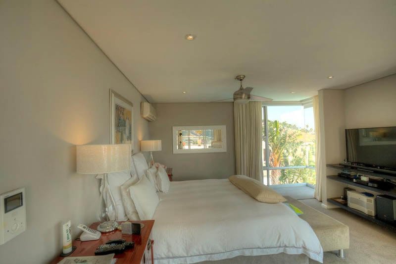 Photo 9 of Villa Dishant accommodation in Fresnaye, Cape Town with 3 bedrooms and 3 bathrooms