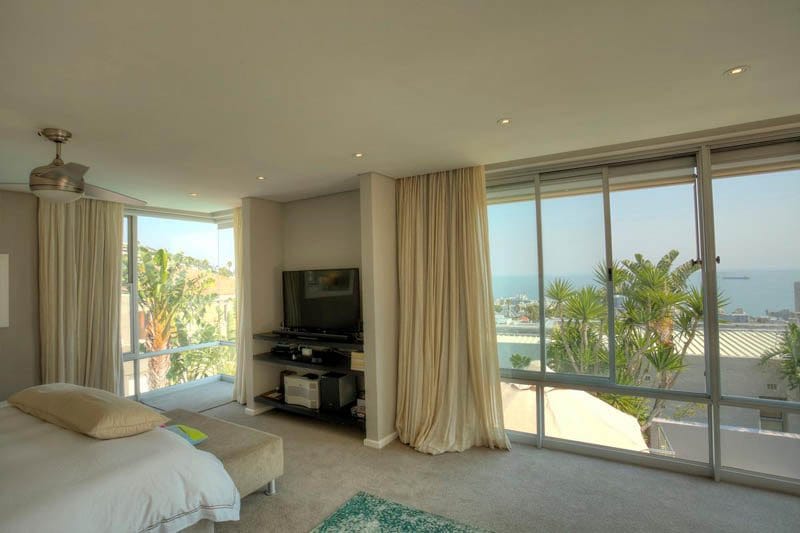 Photo 10 of Villa Dishant accommodation in Fresnaye, Cape Town with 3 bedrooms and 3 bathrooms