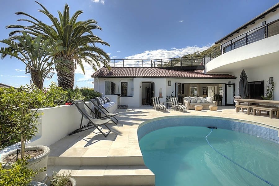 Photo 2 of Fresnaye Bordeaux accommodation in Fresnaye, Cape Town with 4 bedrooms and 4 bathrooms