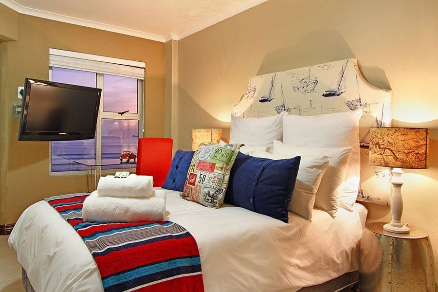 Photo 17 of Nautica Penthouse accommodation in Bloubergstrand, Cape Town with 3 bedrooms and 2 bathrooms