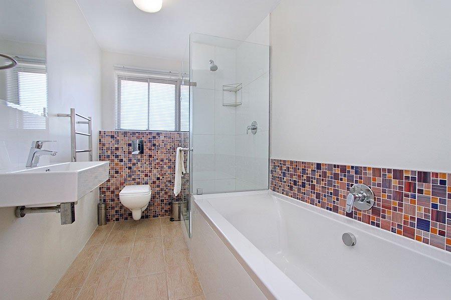 Photo 4 of Sea Spray Apartment accommodation in Bloubergstrand, Cape Town with 1 bedrooms and 1 bathrooms