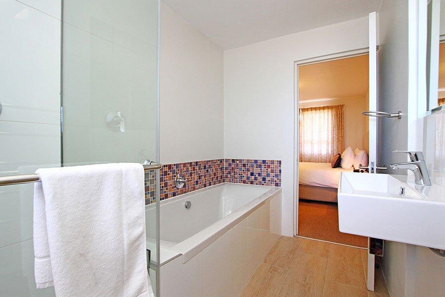 Photo 5 of Sea Spray Apartment accommodation in Bloubergstrand, Cape Town with 1 bedrooms and 1 bathrooms