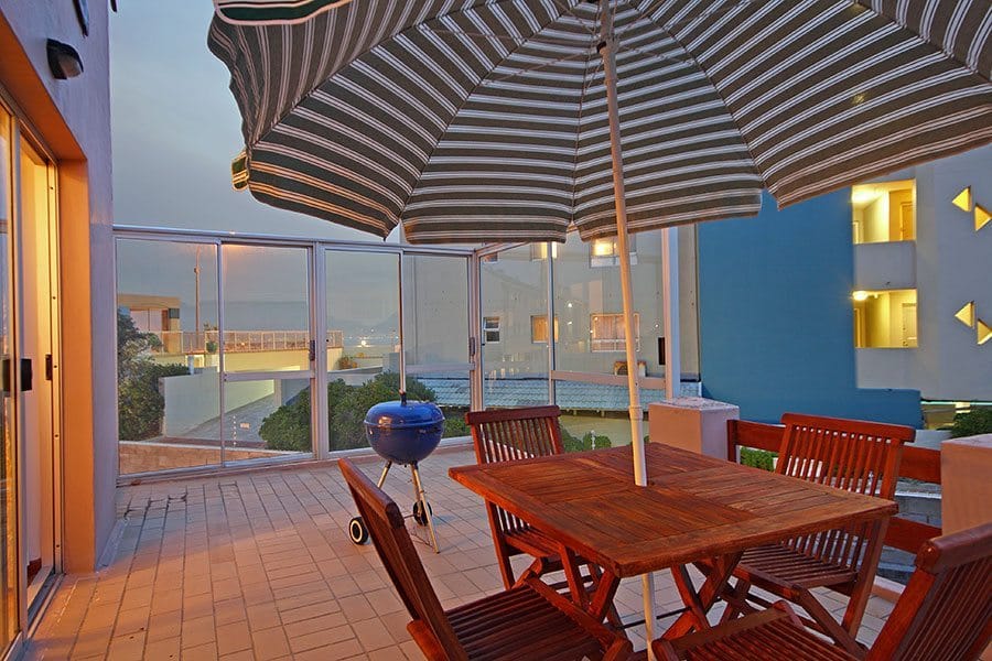 Photo 11 of Sunset Mews Apartment accommodation in Bloubergstrand, Cape Town with 3 bedrooms and 2 bathrooms