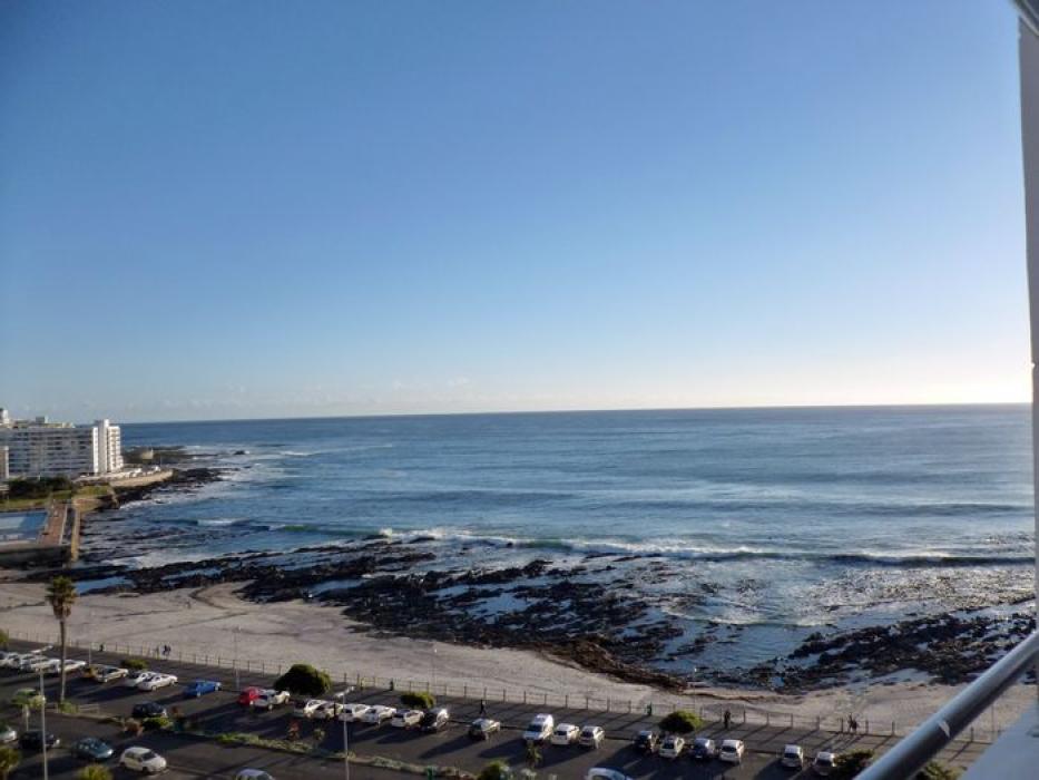 Photo 20 of Naelemay Beach Road Apartment accommodation in Sea Point, Cape Town with 2 bedrooms and 2 bathrooms