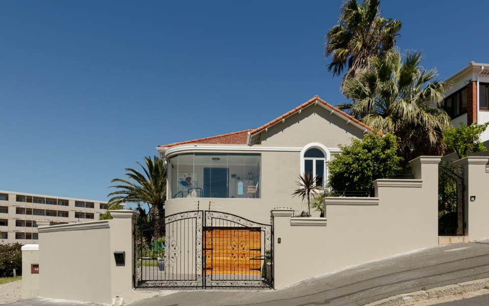Photo 12 of Villa 15 on Wessels accommodation in Green Point, Cape Town with 4 bedrooms and 2 bathrooms