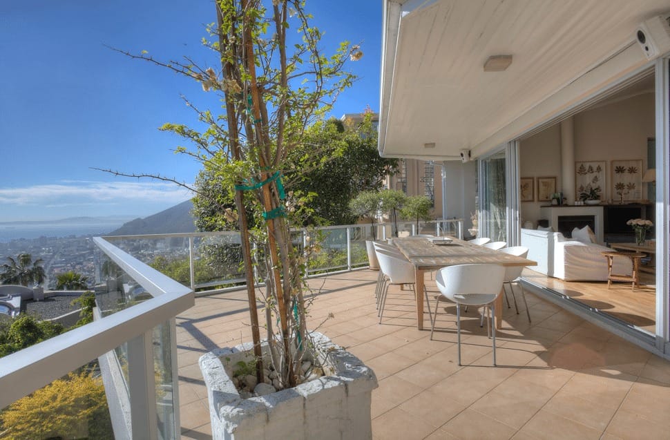 Photo 6 of Arcadia Close accommodation in Bantry Bay, Cape Town with 4 bedrooms and 4 bathrooms