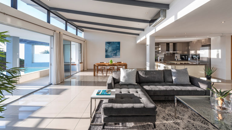 Penthouse 4 Photo 10