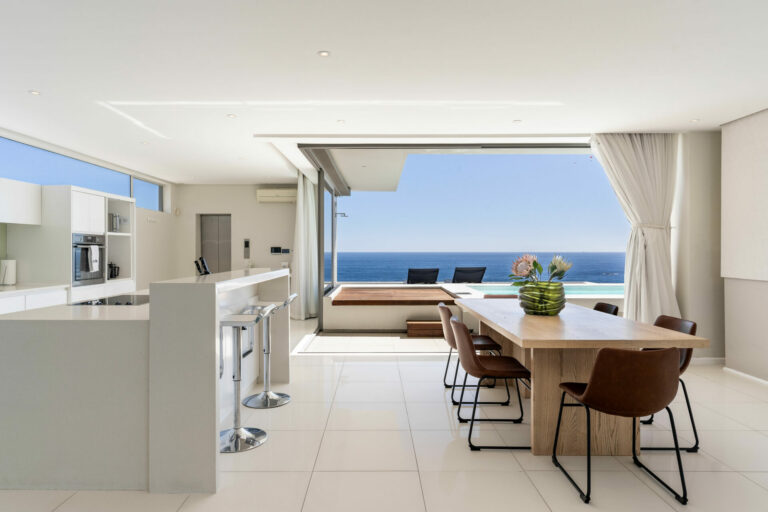 Penthouse Dinning (1)
