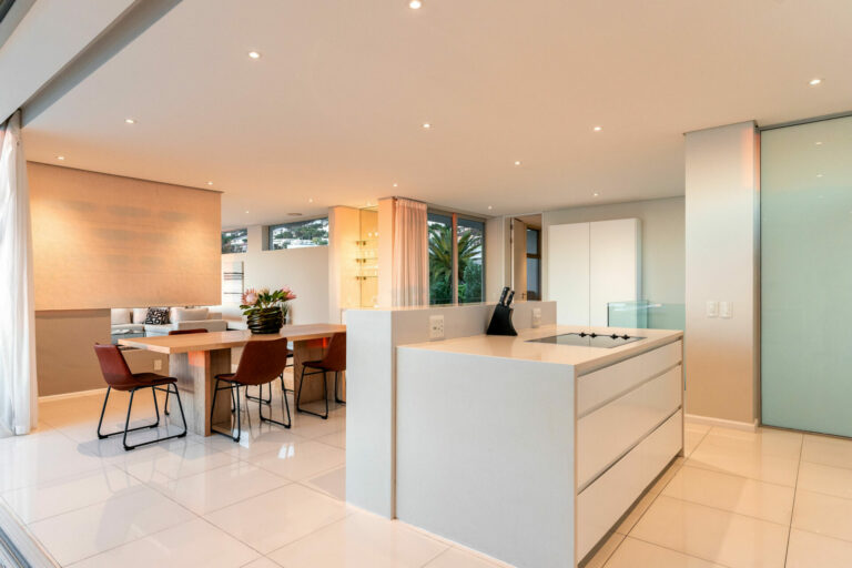 Penthouse Dinning (2)