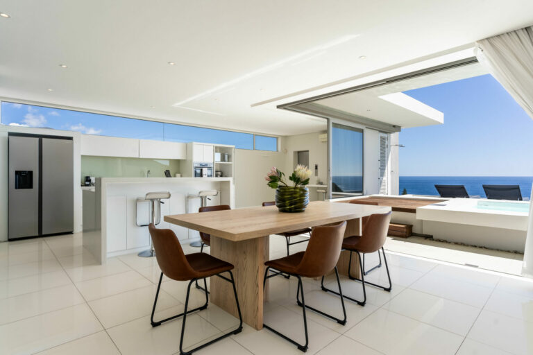 Penthouse Dinning