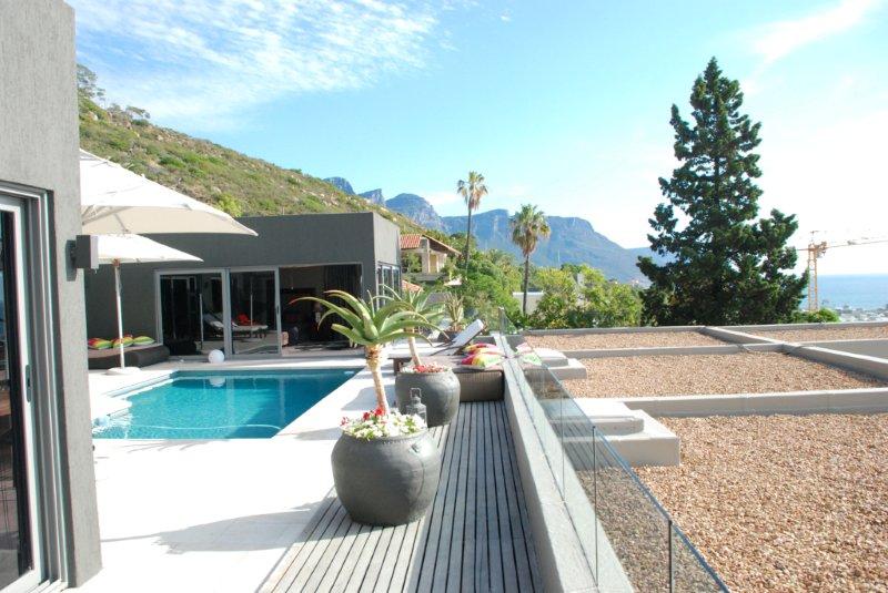 Photo 6 of 10 Clifton Steps accommodation in Clifton, Cape Town with 4 bedrooms and 4 bathrooms