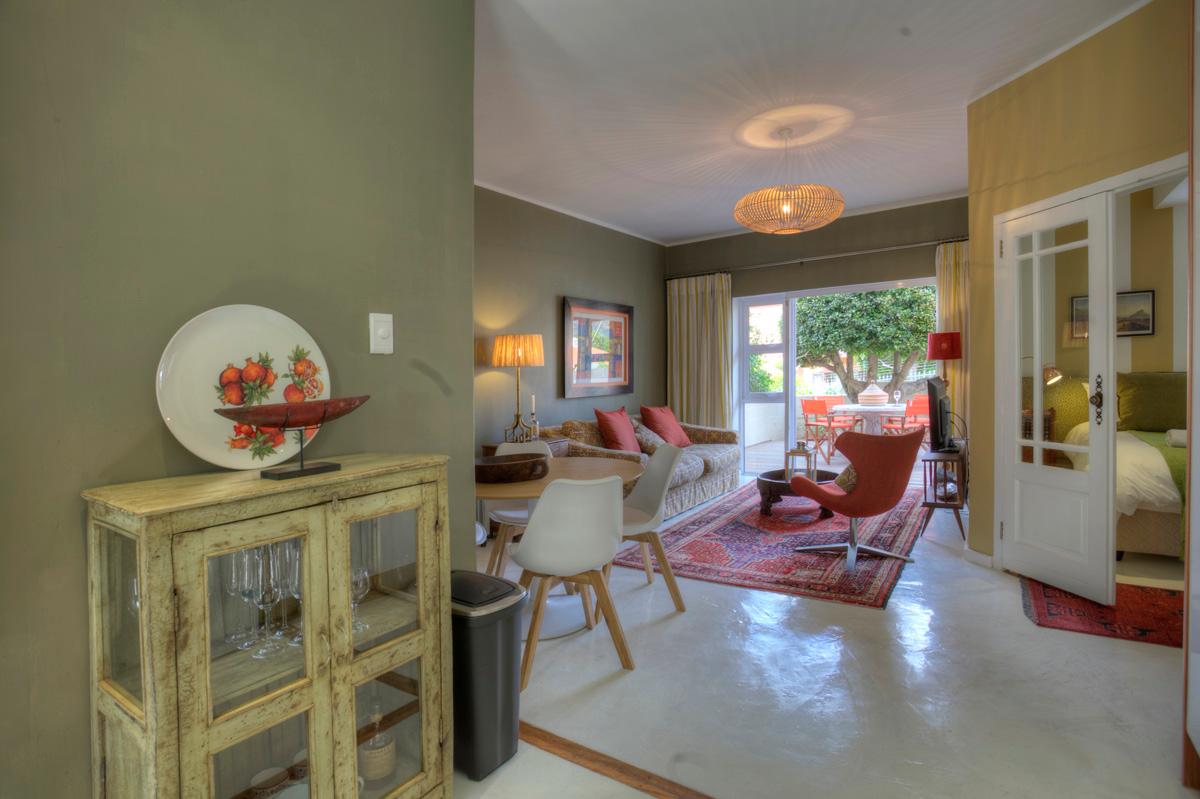 Photo 6 of 10 Tamboershof Apartment accommodation in Tamboerskloof, Cape Town with 1 bedrooms and 1 bathrooms