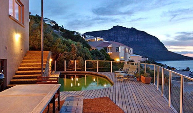Photo 6 of 13 Sunset Avenue accommodation in Llandudno, Cape Town with 4 bedrooms and 4 bathrooms