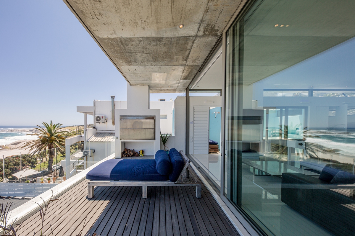 Photo 32 of 15 Views Penthouse accommodation in Camps Bay, Cape Town with 1 bedrooms and 1 bathrooms