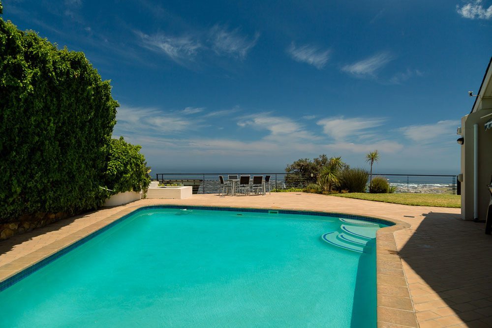 Photo 19 of 15 Woodford accommodation in Camps Bay, Cape Town with 6 bedrooms and 6 bathrooms