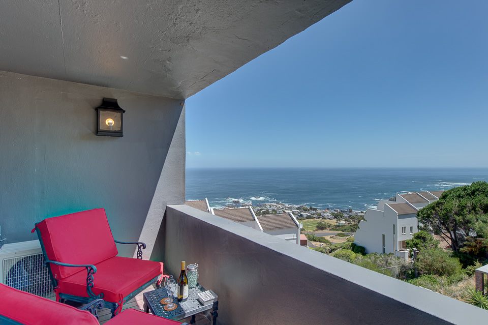 Photo 3 of 16 Barbara Road Villa accommodation in Camps Bay, Cape Town with 4 bedrooms and 4 bathrooms