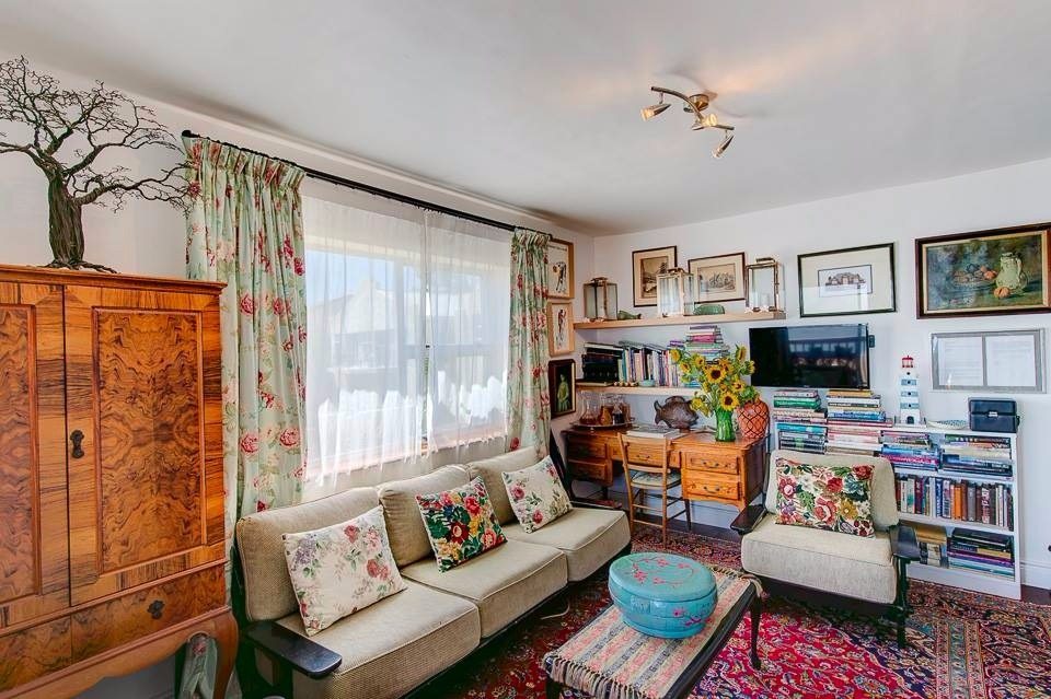 Photo 7 of 16 Barbara Road Villa accommodation in Camps Bay, Cape Town with 4 bedrooms and 4 bathrooms