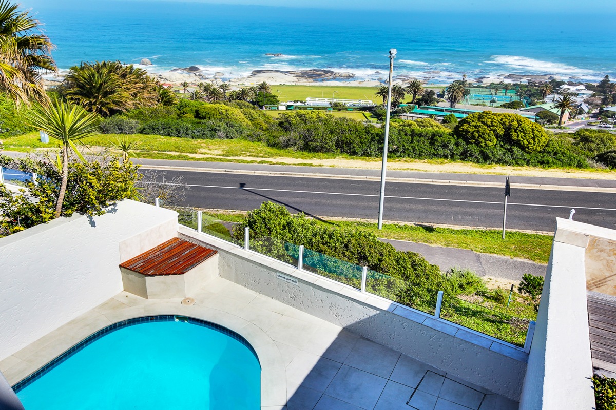 Photo 10 of 16 on Nautica accommodation in Clifton, Cape Town with 3 bedrooms and 2 bathrooms