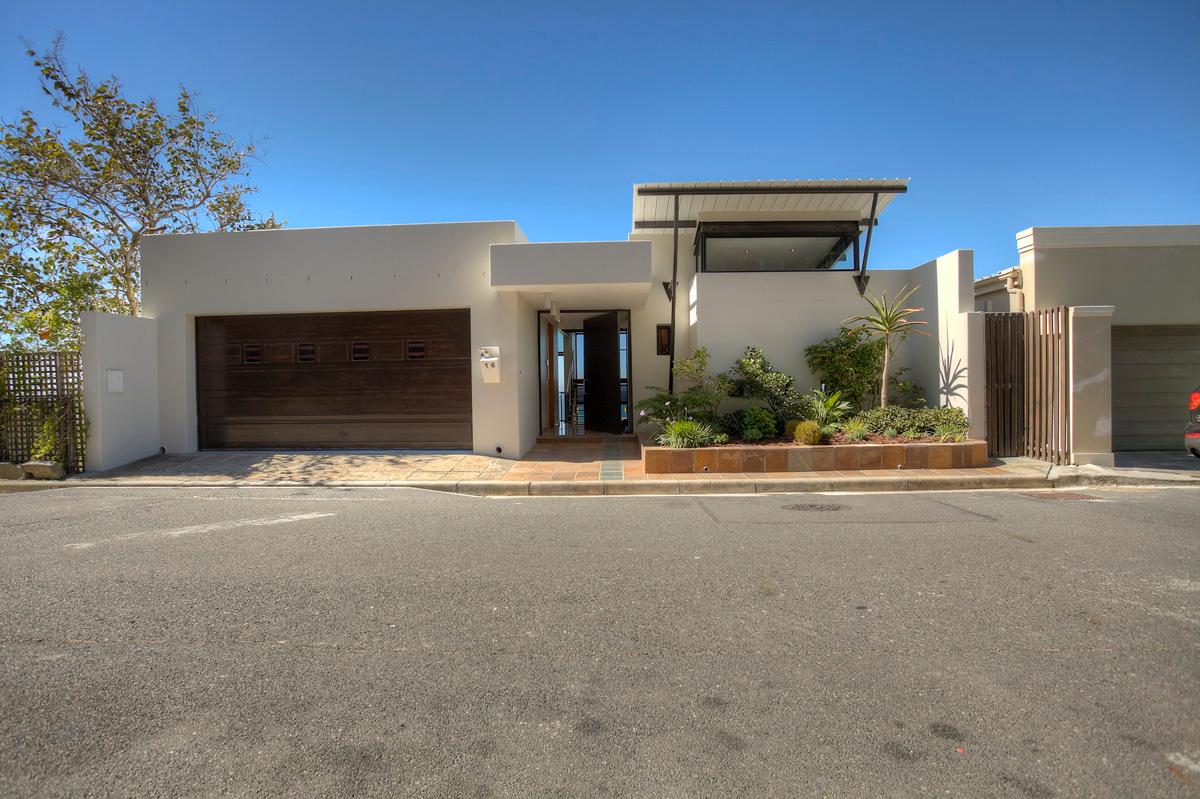 Photo 1 of 16 Springbok Road accommodation in Green Point, Cape Town with 3 bedrooms and 2.5 bathrooms